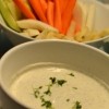Svježe povrće s umakom od grčkog jogurta
