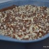 Brownies preljeven čokoladnim preljevom i posipan prepečenim lješnjacima, Suzy Josipović Redžepagić