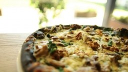 Crna pizza, Druga kuća, Sarajevo