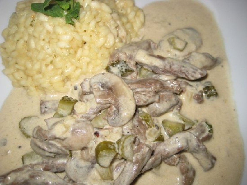 Biftek Stroganoff s rižom