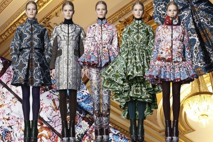 Mary Katrantzou za Moncler