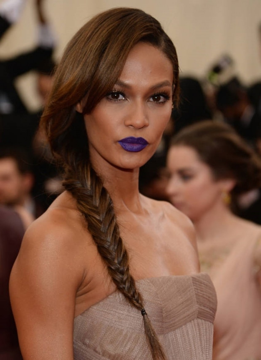 Rekreirajte odvažne usne Joan Smalls