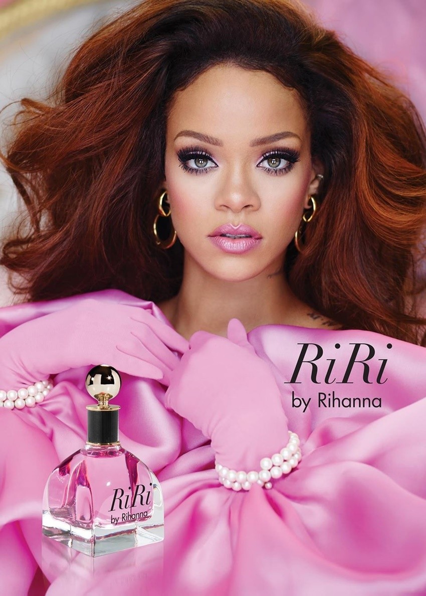 Rihanna izdaje novi parfem - RiRi!