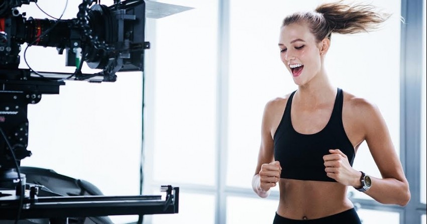 Karlie Kloss u reklami za Huawei