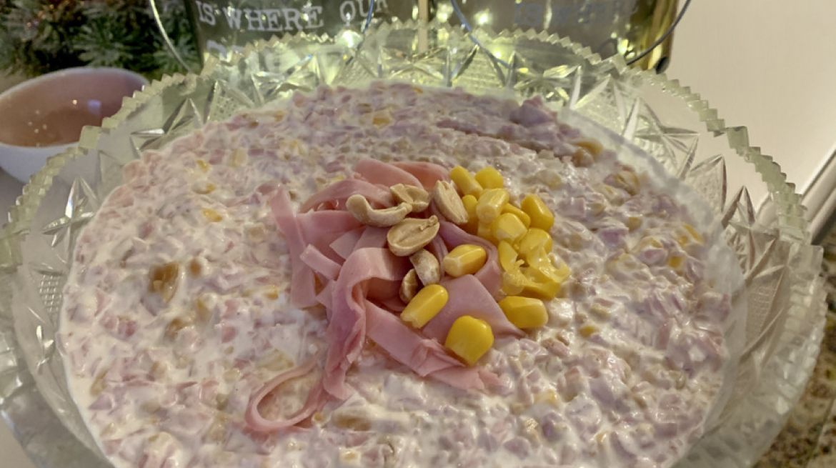 Salata s kikirikijem, Suzy Josipović