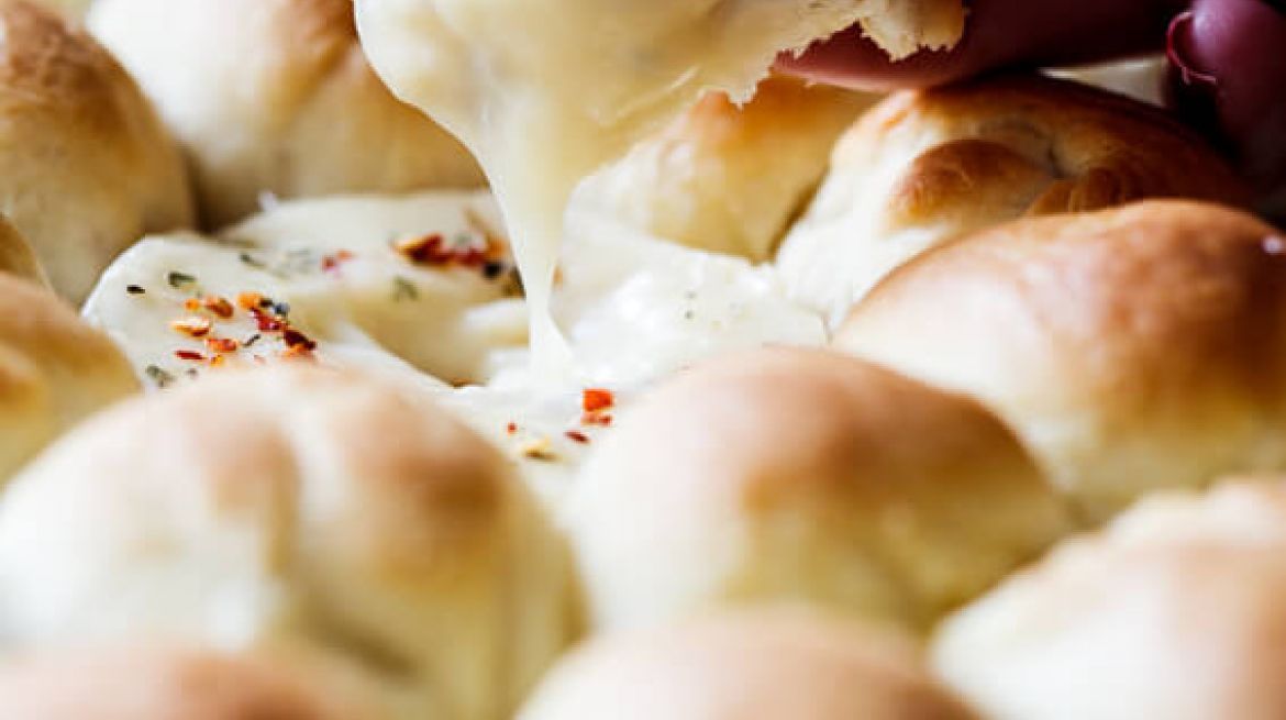 Zapečeni camembert s krušićima