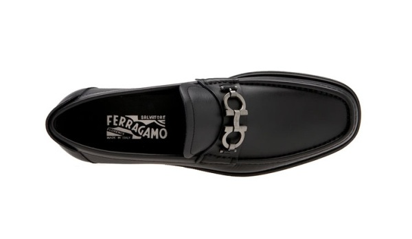 Menadžeri na višim pozicijama nose Ferragamo cipele