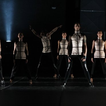 &quot;Shut up and dance&quot;