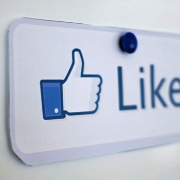 LIKE facebook