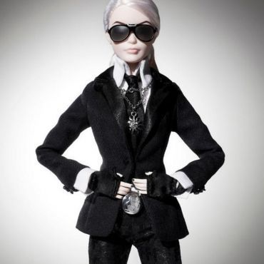 Prvi pogled na poželjnPrvi pogled na poželjnu Lagerfeld Barbie