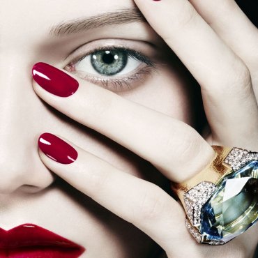 Kako isfurati trendy visoko sjajni makeup na očima i usnama?