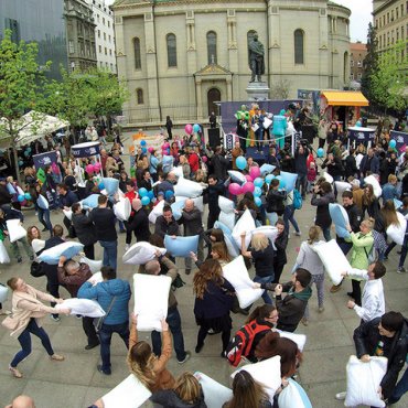 1.Hrvatski pillow fight day! by Dormeo, Zagreb
