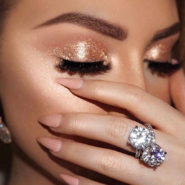 Video tutorial za glamurozan i svjetlucavi blagdanski make-up