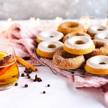 Baked apple cider donuts