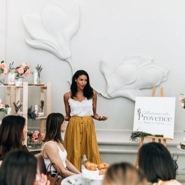 Chloe Mortaud prezentira Mademoiselle Provence