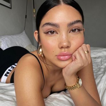 y pjegice lice skincare obrve njega kože zamišljenost