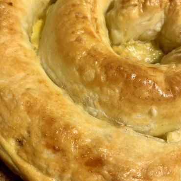 Brza pita s purećim mesom i vrhnjem