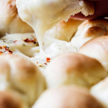 Zapečeni camembert s krušićima